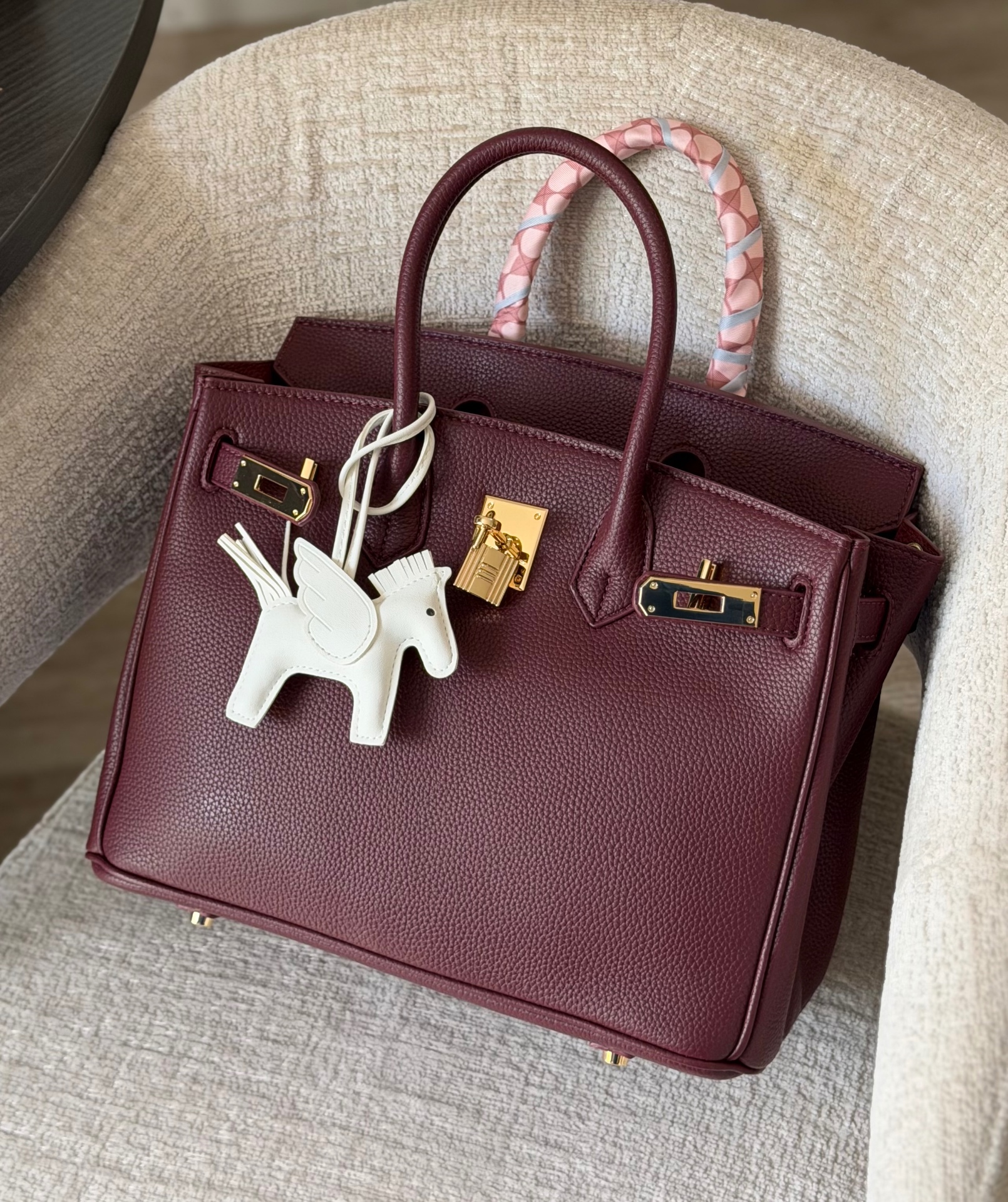 BKn Soft cuir graineux — Rouge bordeaux, vue de trois quarts