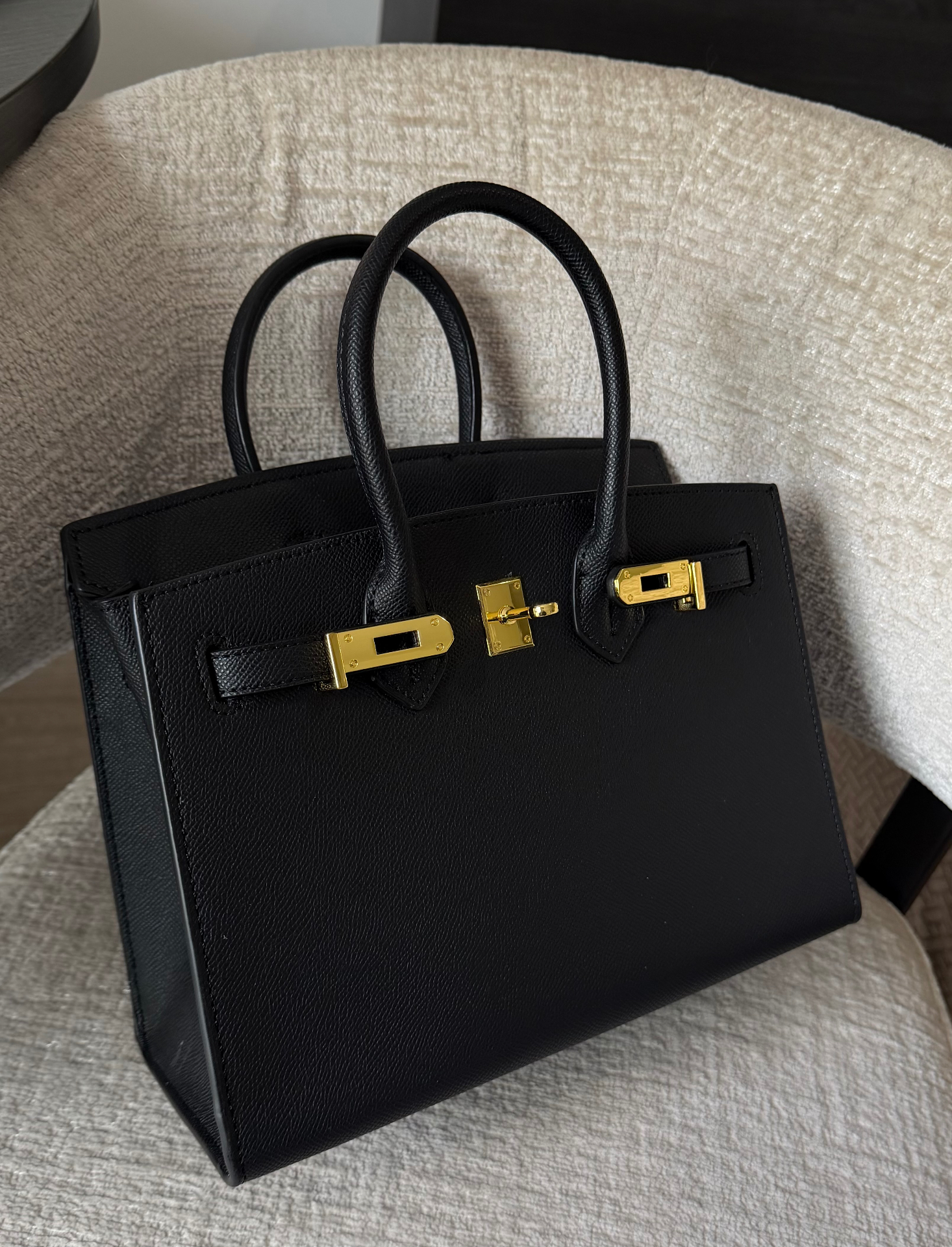 BKn 25/30 cuir grainé — Noir, vue de trois quarts